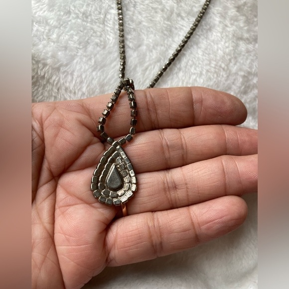 Vintage Prong Set Black & Clear Rhinestones Necklace - Picture 9 of 9